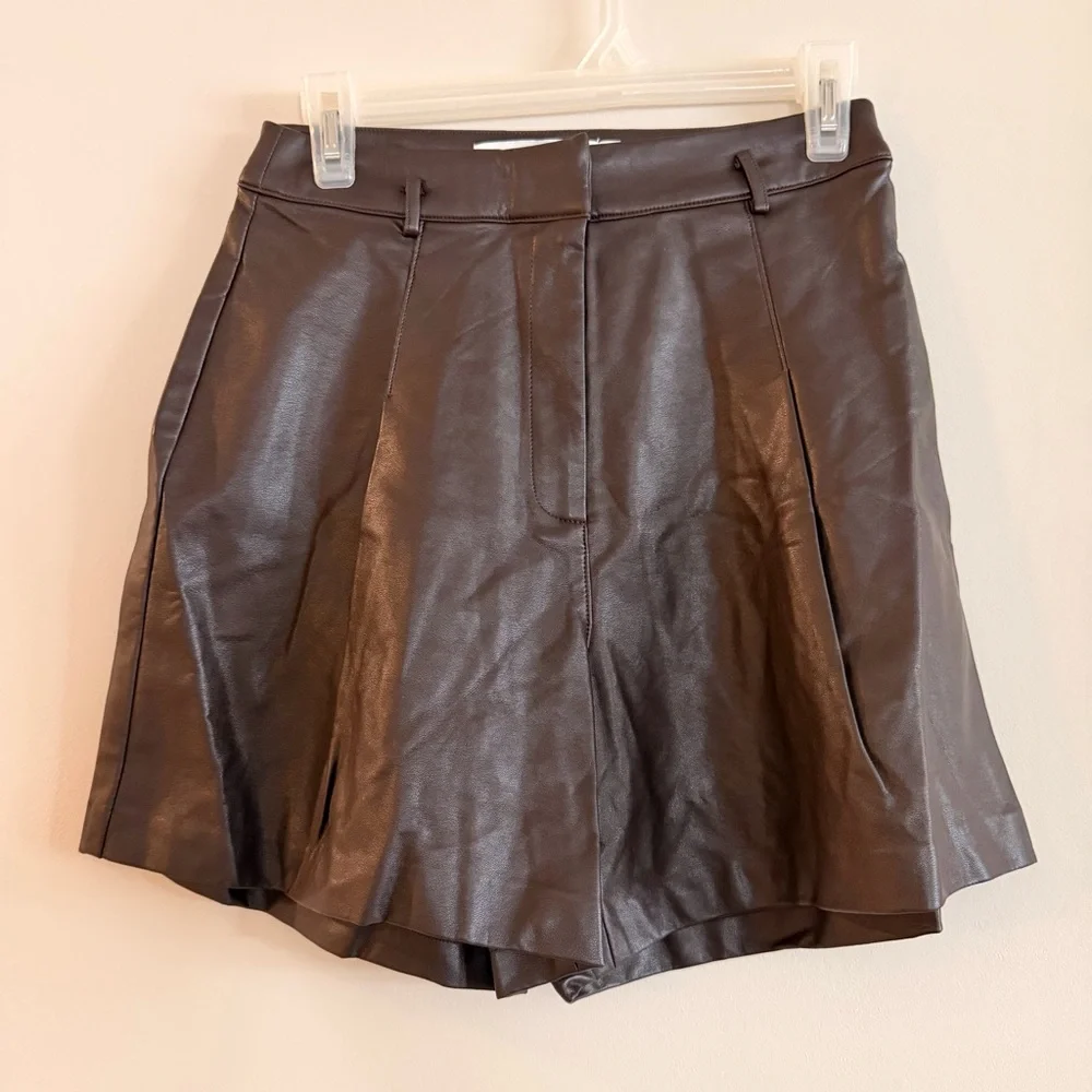 ASTR The Label Wilma Dark Brown Faux Leather Pleated High Rise Shorts Small NWT - Picture 2 of 8